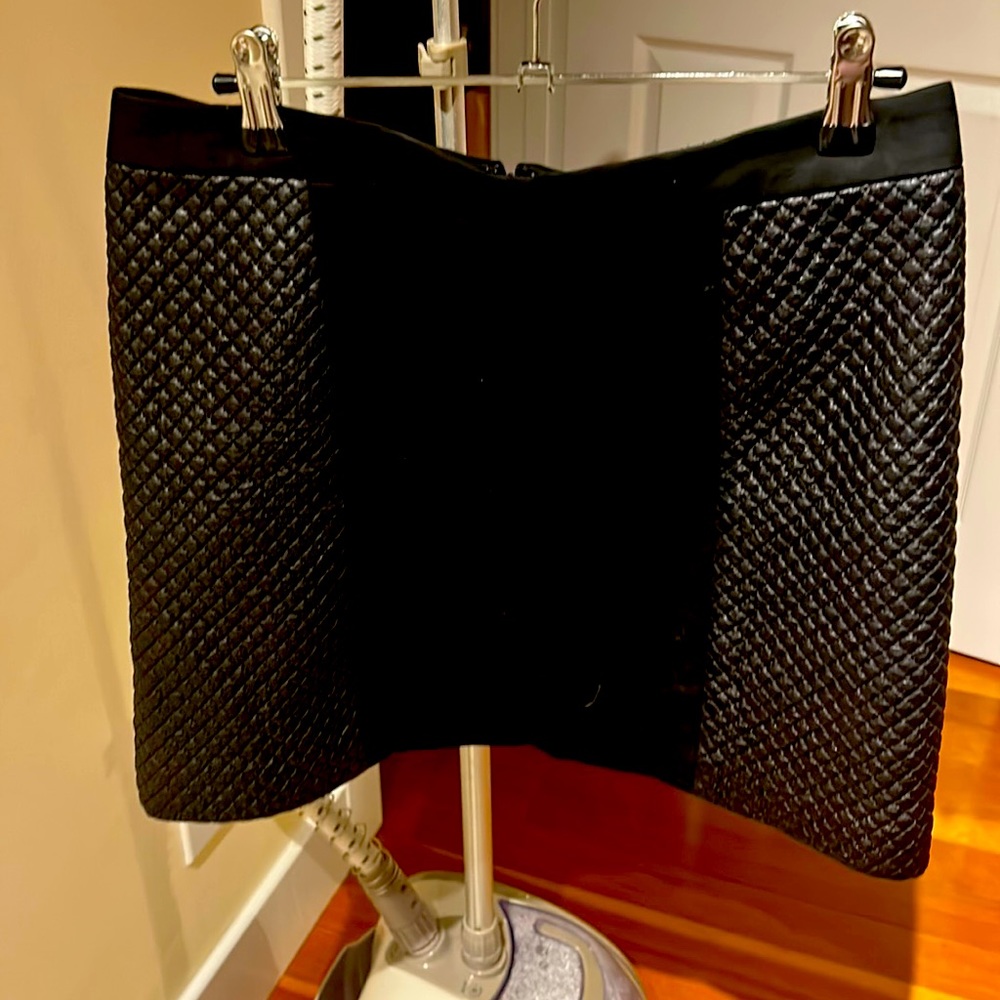 Club Monaco size 6 skirt